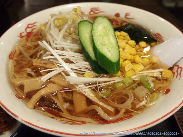 栄屋本店の冷やしラーメン